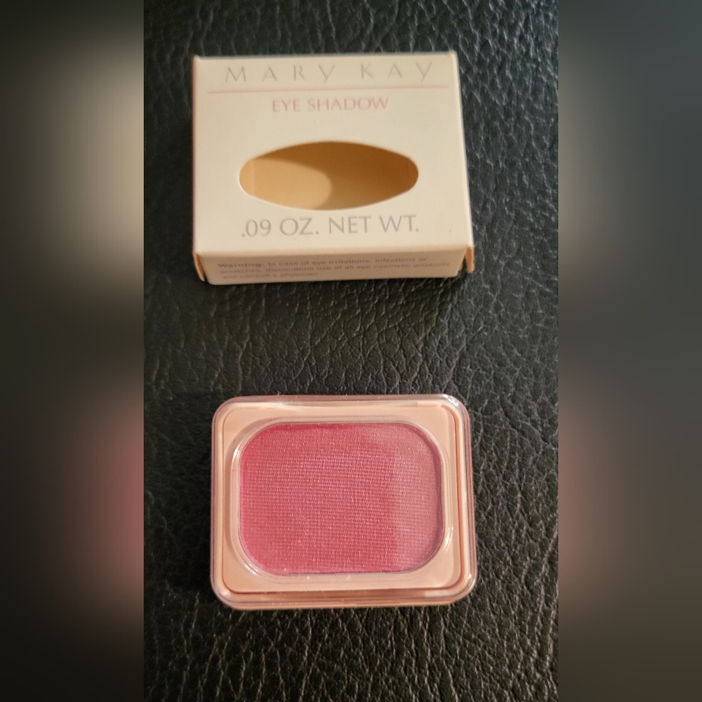 NIB Vintage Mary Kay Eye Shadow Color Tapestry Rose 0005 Apply Wet or Dry .09 oz